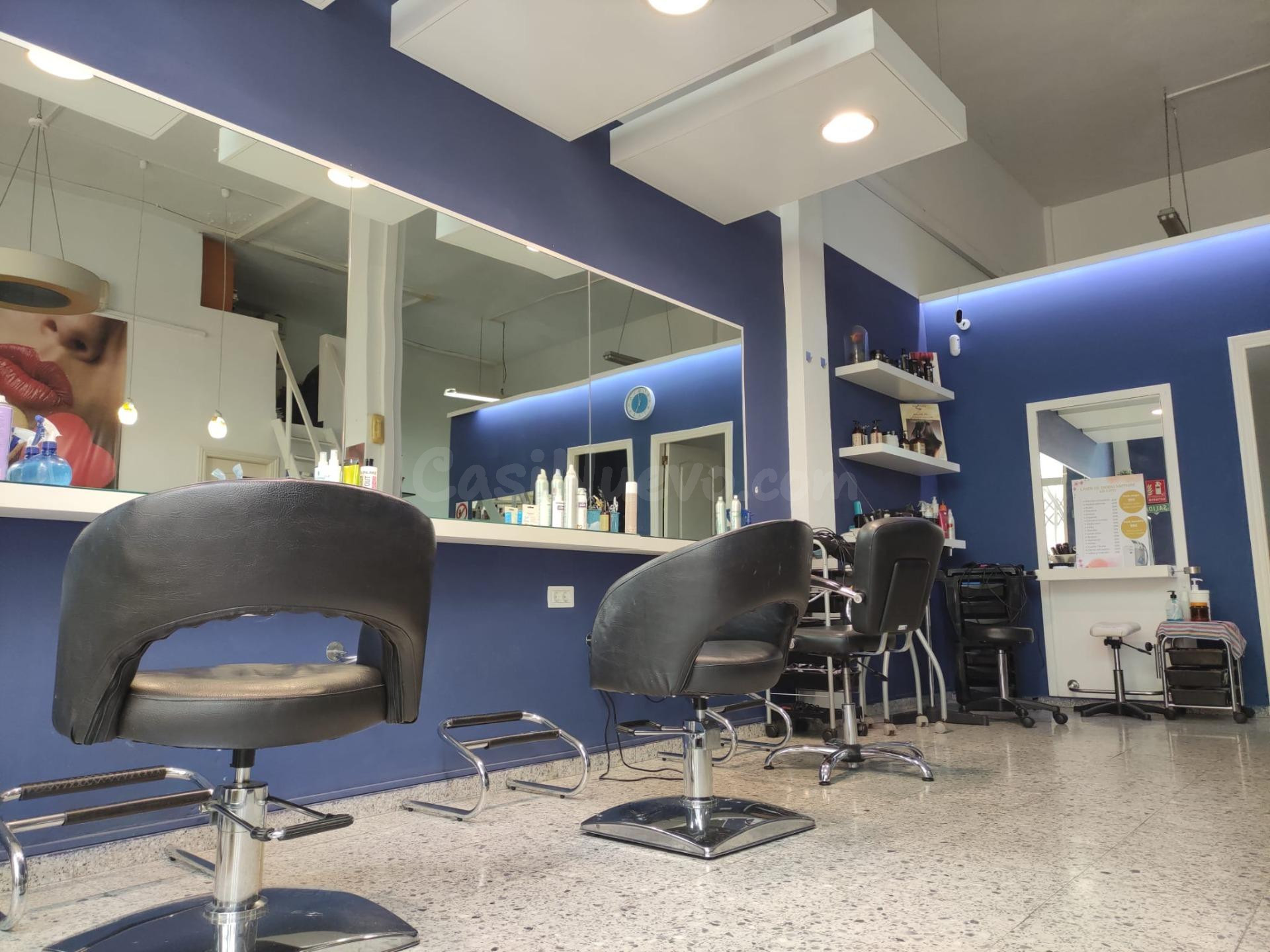 💇‍♀️✨ ¡Oportunidad única de traspaso! Peluquería en funcionamiento ✨💇‍♂️ - foto 4