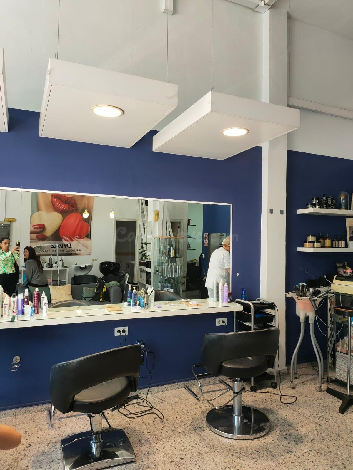 💇‍♀️✨ ¡Oportunidad única de traspaso! Peluquería en funcionamiento ✨💇‍♂️ - foto 5
