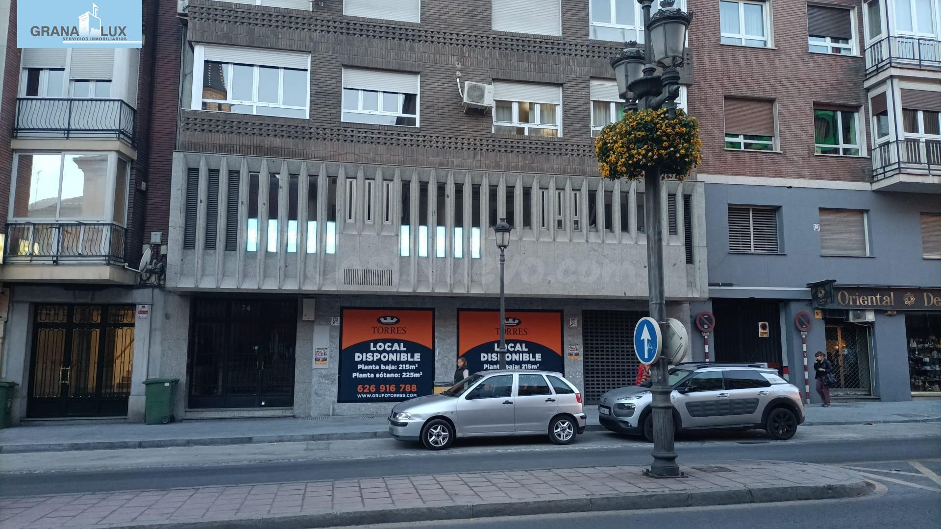 ¡Local en Acera del Darro frente al Corte Inglés!