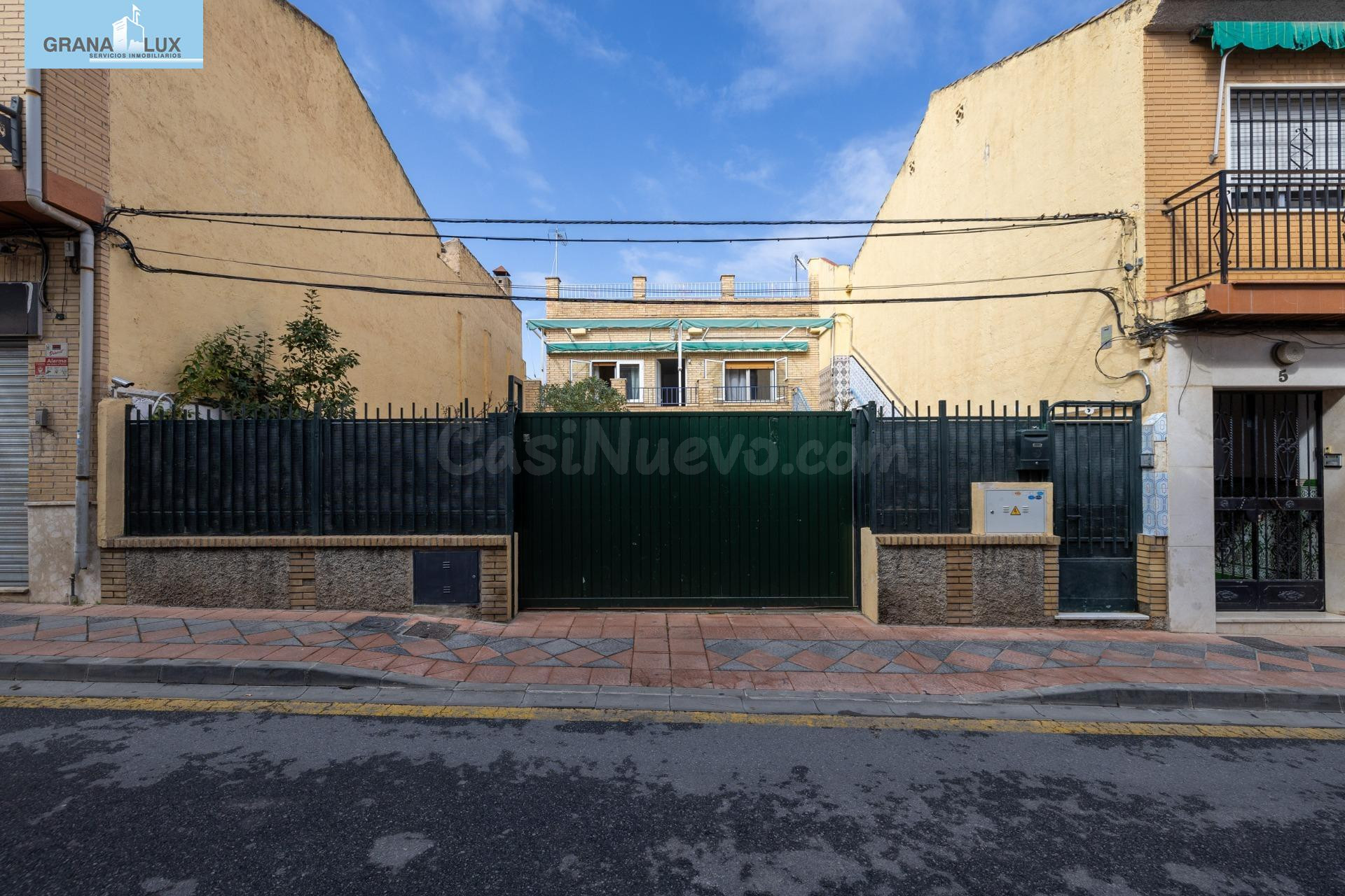 CASA EN PLENO CENTRO DE ARMILLA - foto 3