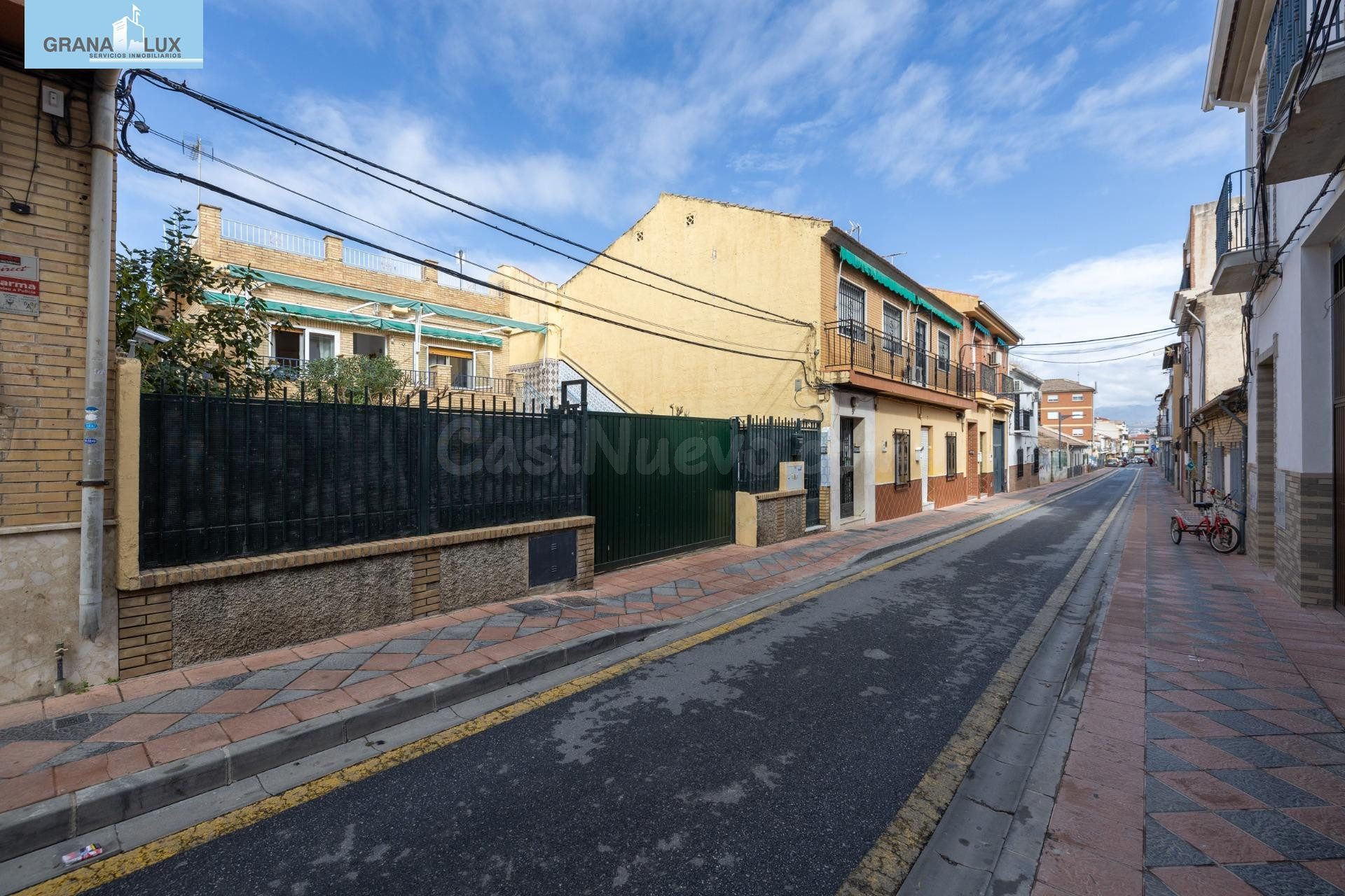 CASA EN PLENO CENTRO DE ARMILLA - foto 4