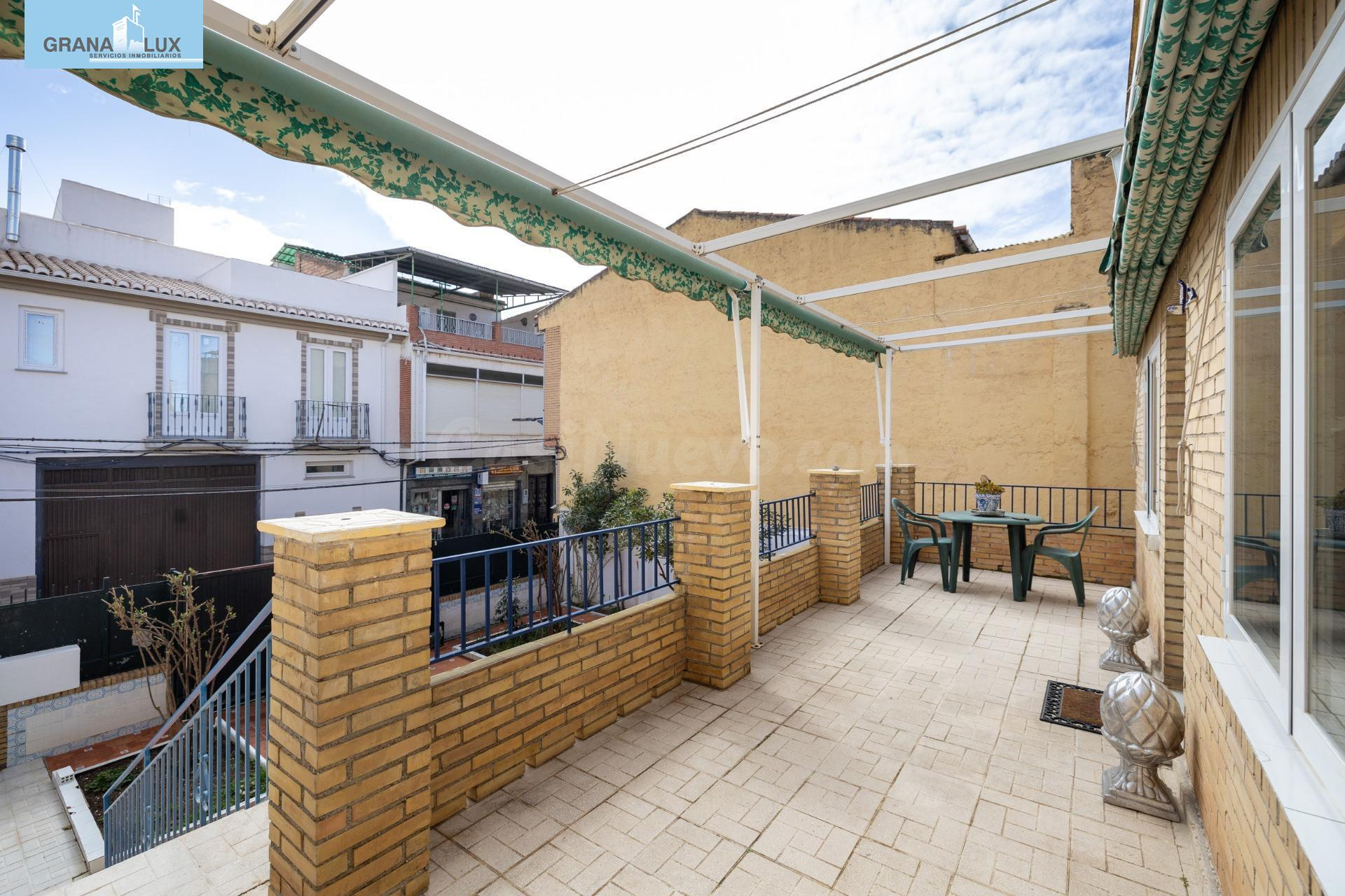 CASA EN PLENO CENTRO DE ARMILLA - foto 5