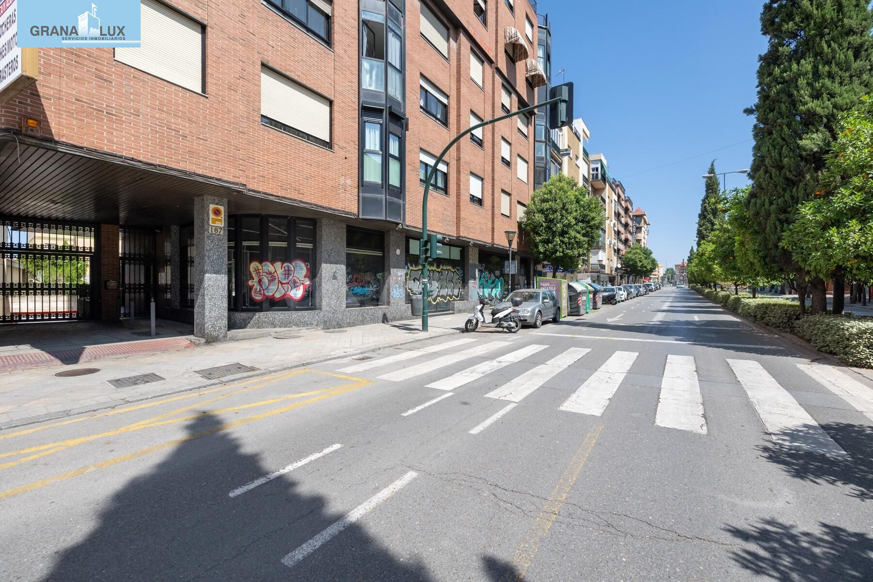 Amplio local comercial en Camino de Ronda
