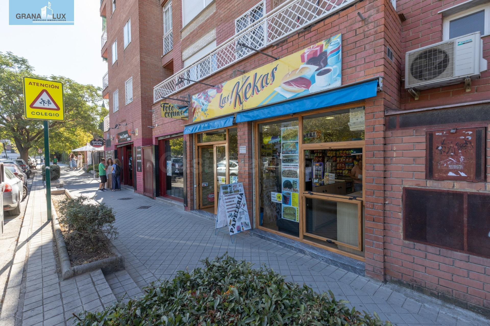 Local en venta junto al Instituto Zaidín Vergeles – Negocio “llave en mano”, listo para empezar