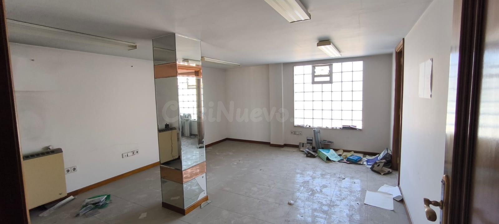 🏢 Bajo Comercial en Venta – Zona Las Pistas, Vilagarcía de A - foto 5