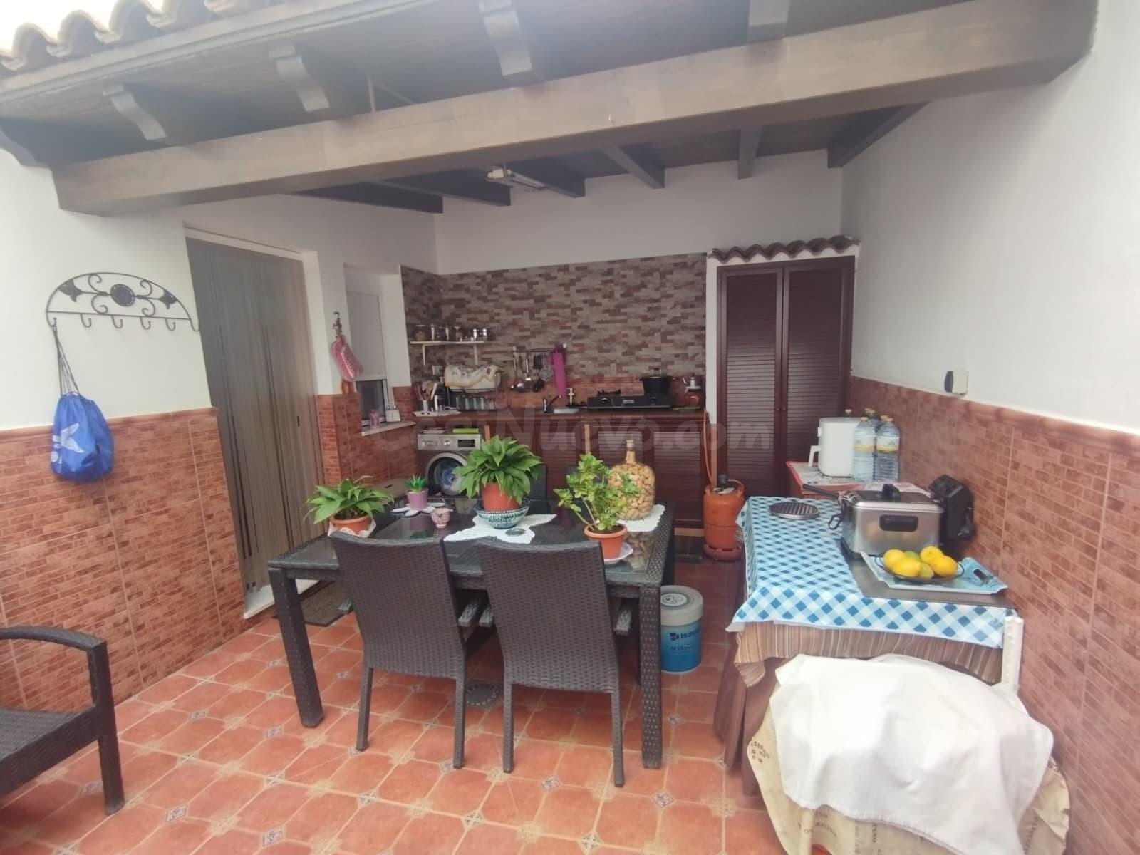PISO EN VENTA EN EL CENTRO DE SAN FERNANDO CON PATIO PRIVADO - foto 2