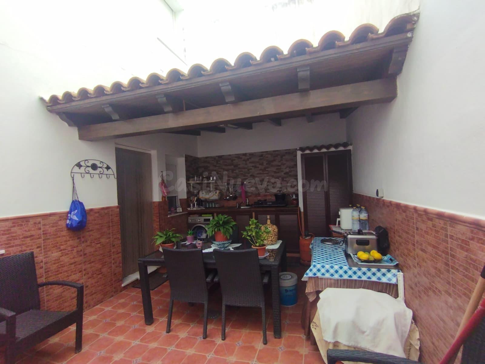 PISO EN VENTA EN EL CENTRO DE SAN FERNANDO CON PATIO PRIVADO - foto 3