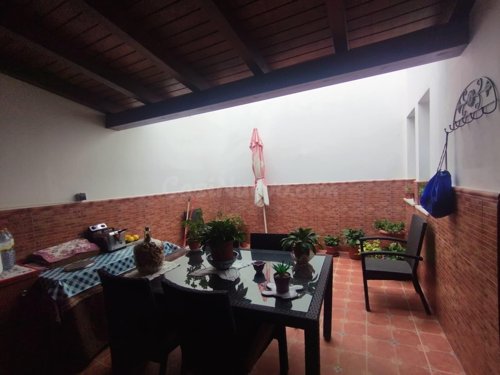 PISO EN VENTA EN EL CENTRO DE SAN FERNANDO CON PATIO PRIVADO - foto 5
