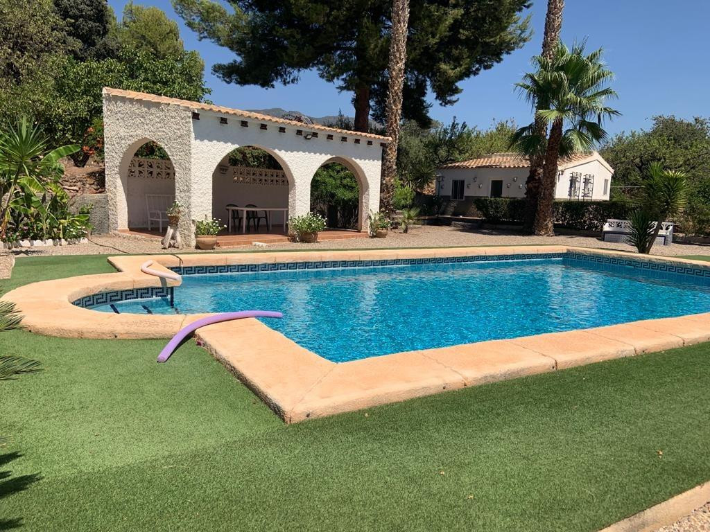 Chalet con Piscina en Los Mortoltitos, Totana