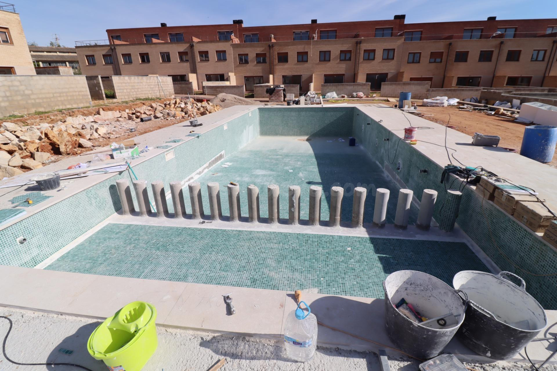 Casas apareadas en zona alta de Ulldecona - foto 2