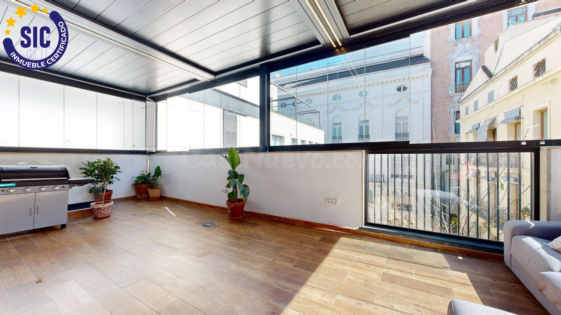 EL ÁTICO QUE CONVIERTE EL CENTRO DE VALENCIA EN TU PROPIA CASA - foto 4