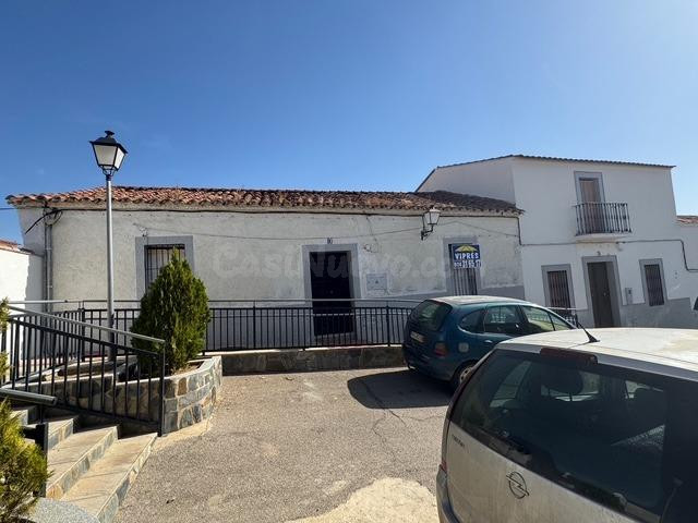 CASABANCO VENDE  CASA DE PUEBLO  EN LLERA