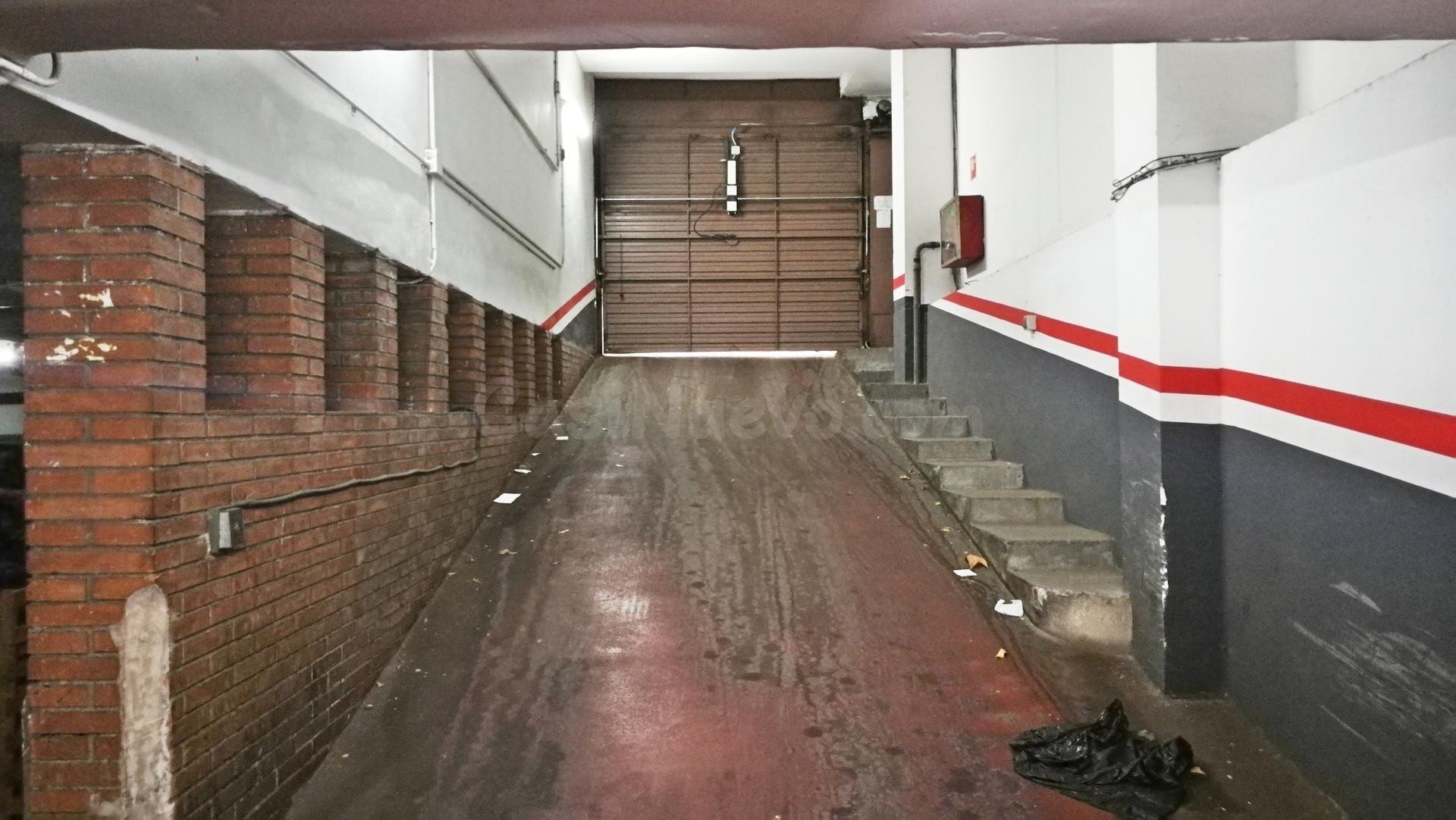 Plaza de aparcamiento para coche grande en venta – Fort Pien - foto 5