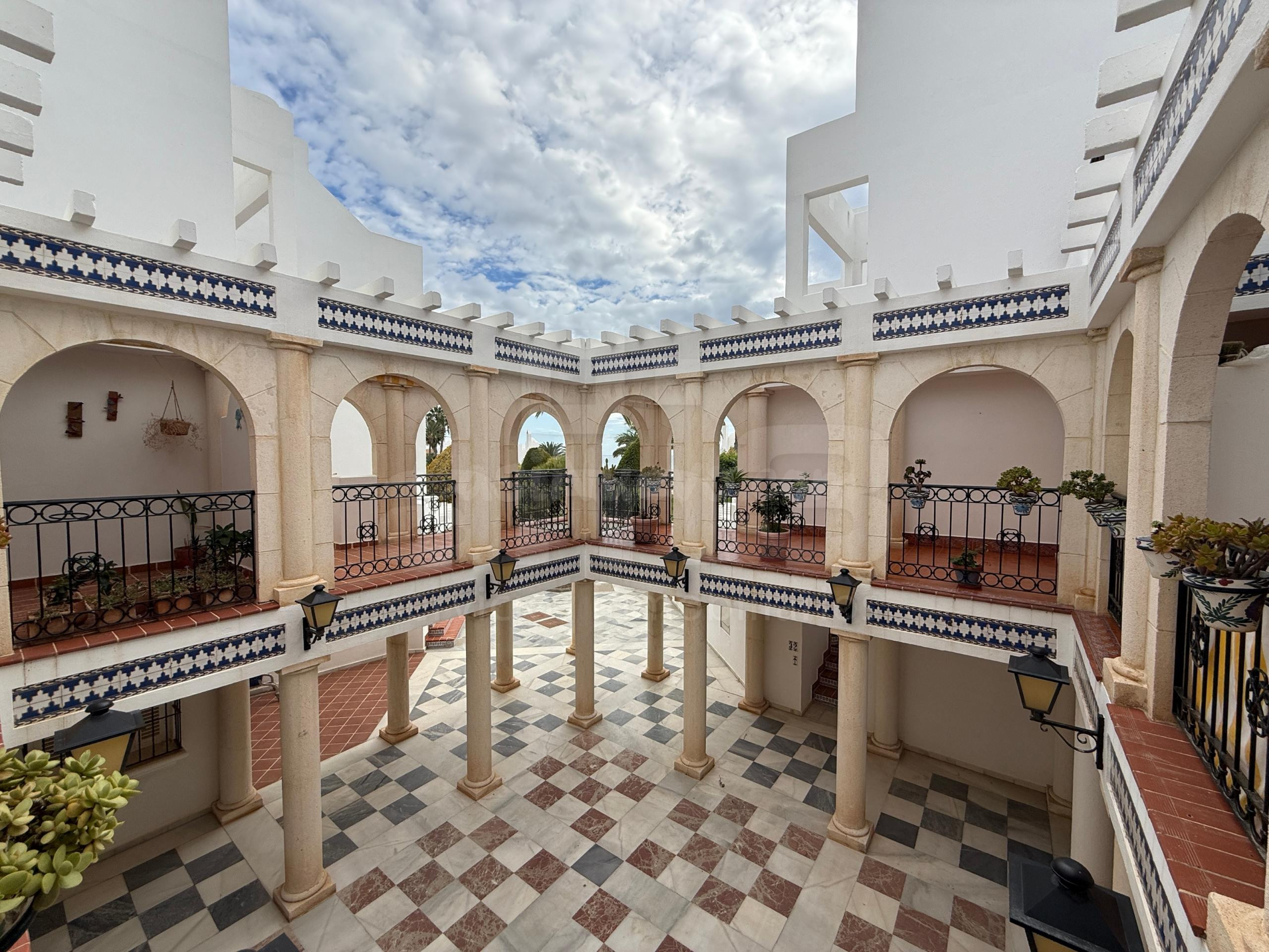 Apartamento en "MAR Y CIELO", primera línea de la playa de Vera (Almería)
