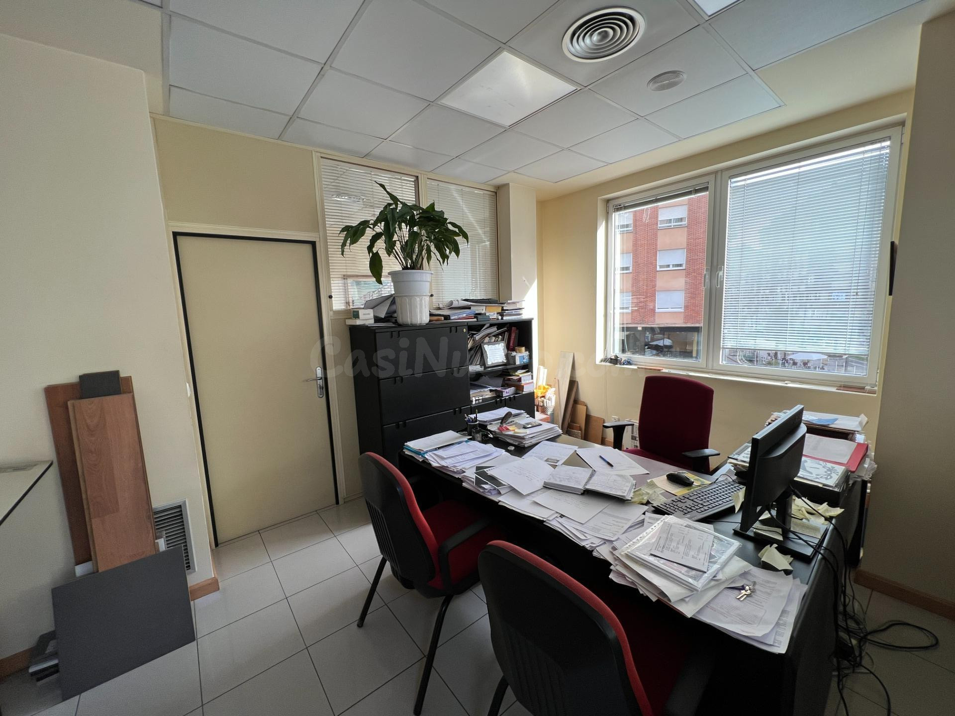 OFICINA EN VENTA EN PEREZ COLINO - ZONA CENTRICA Y CON EXCEL - foto 3