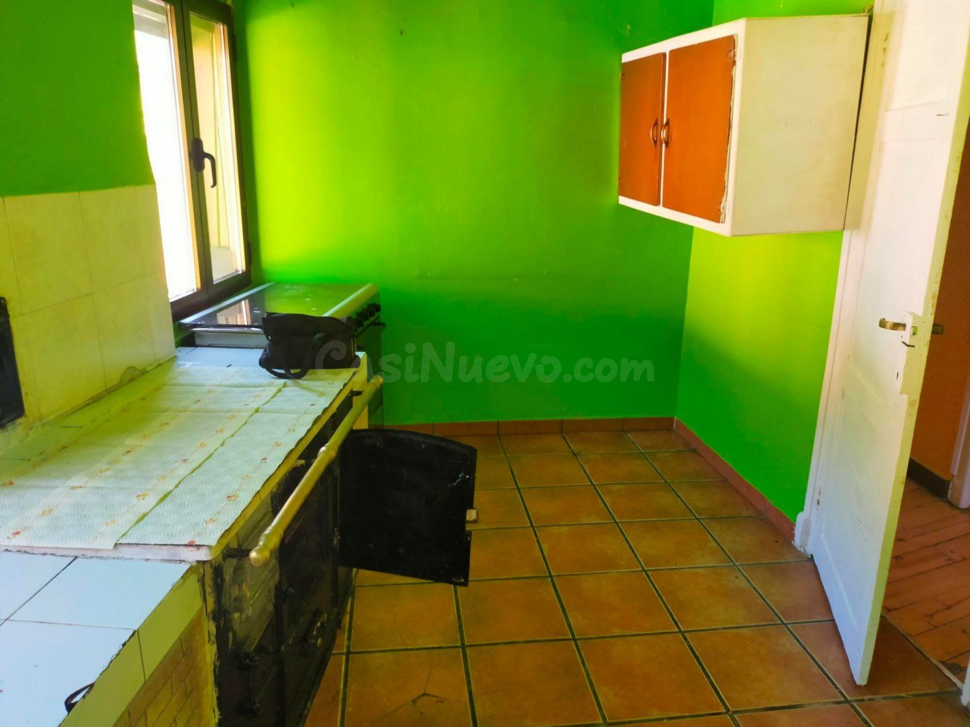 Edificio de tres plantas en Matarrosa del Sil, ideal para pi - foto 4