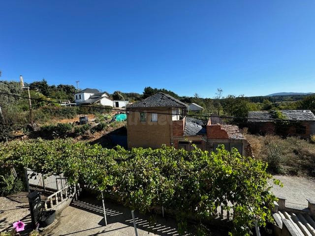 VENTA: Casa con jardín en Cueto. - foto 2