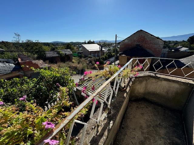 VENTA: Casa con jardín en Cueto. - foto 4