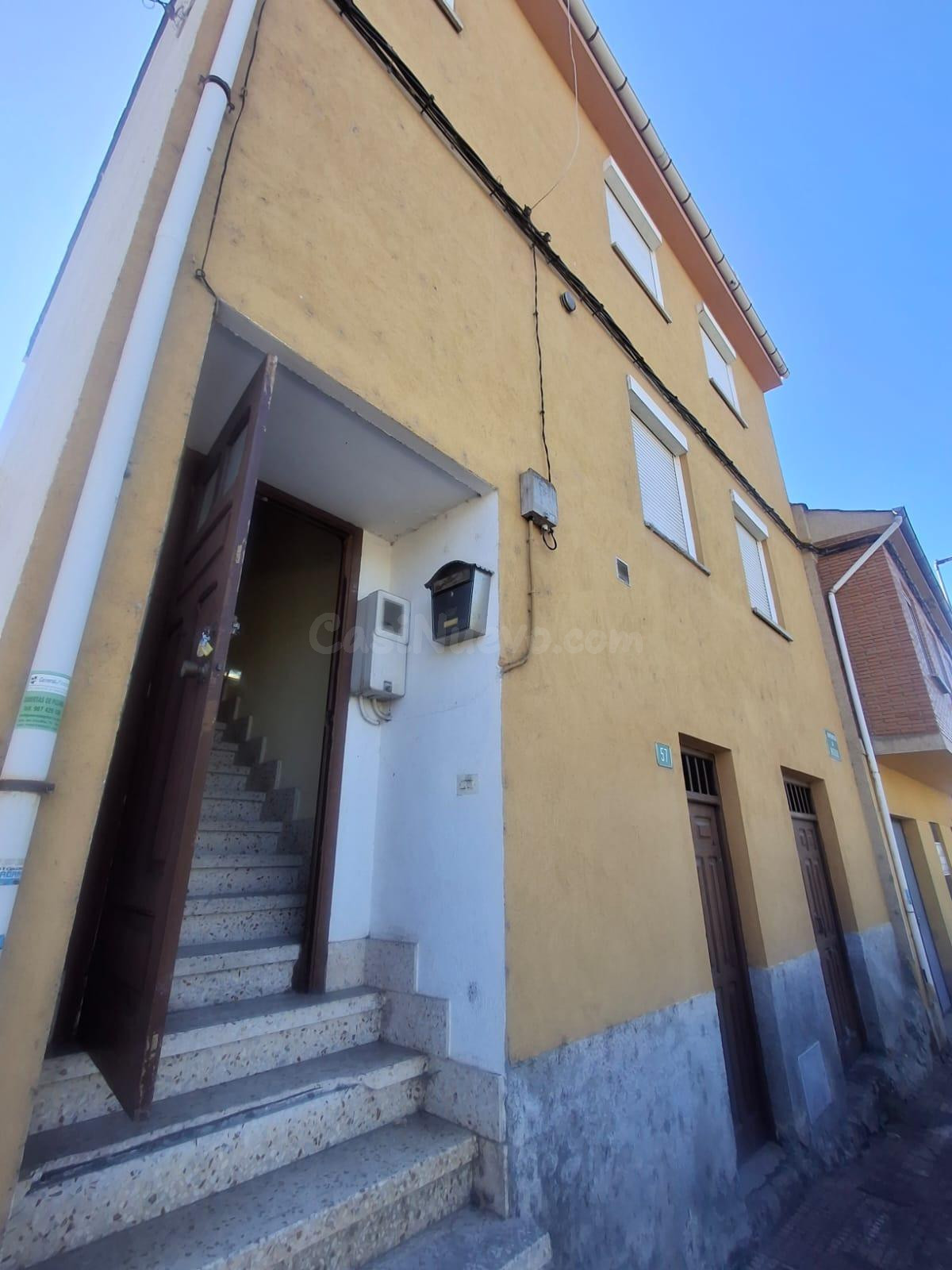 Gran oportunidad Casa en Santalla con 8 habitaciones