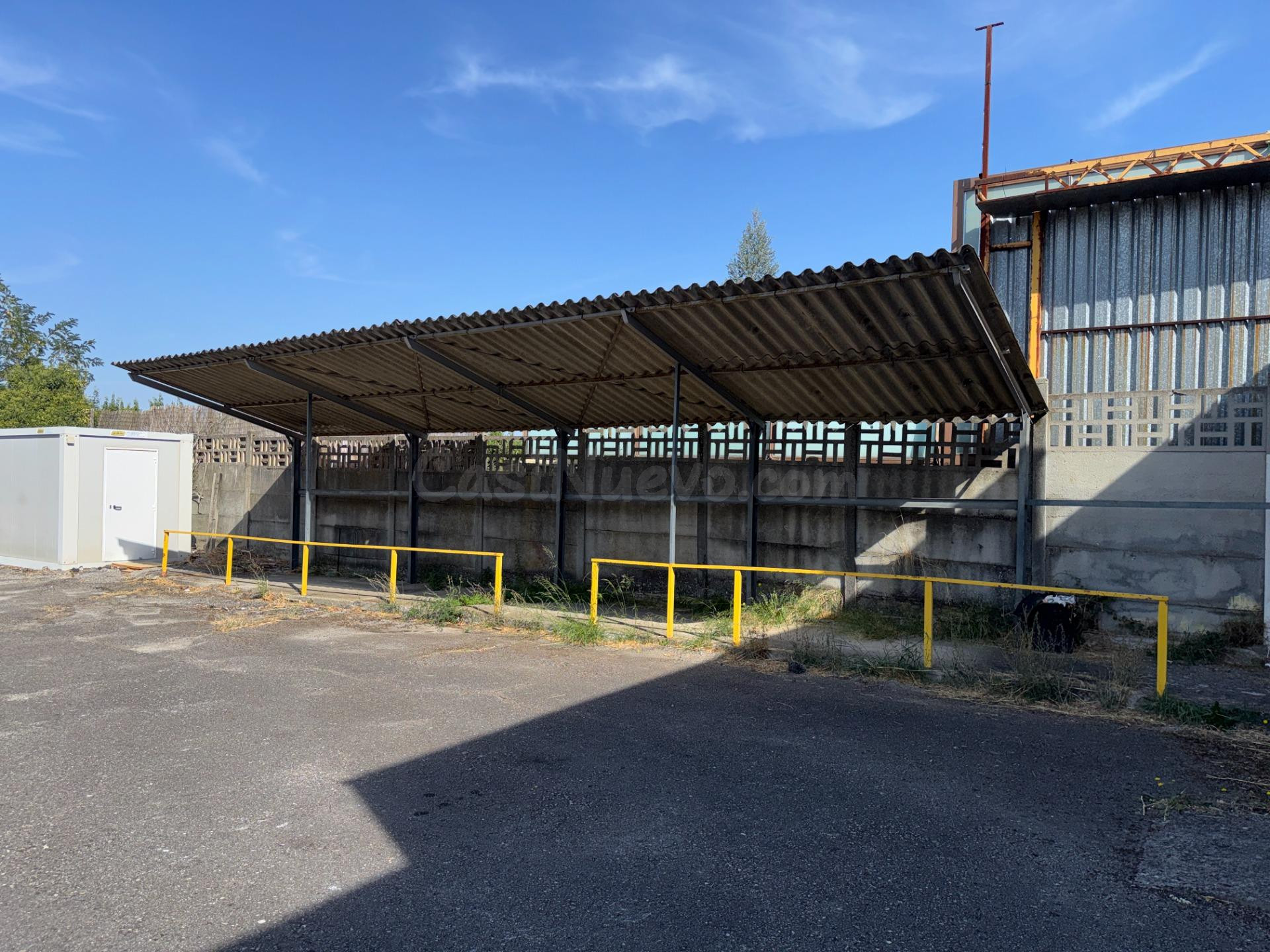 NAVE CON PARCELA EN PONFERRADA - foto 2