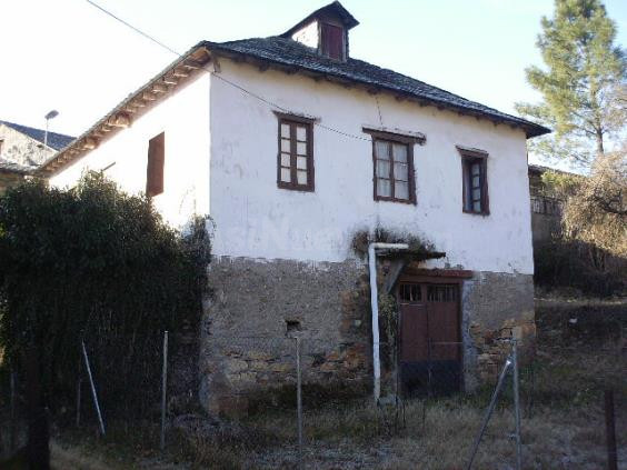 CASA CON TERRENO  EN REQUEJO-  SOBRADO