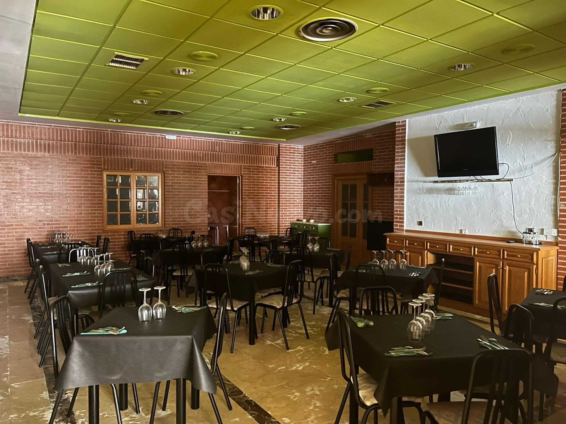 LOCAL RESTAURANTE TOTALMENTE ACONDICIONADO EN VENTA - foto 2