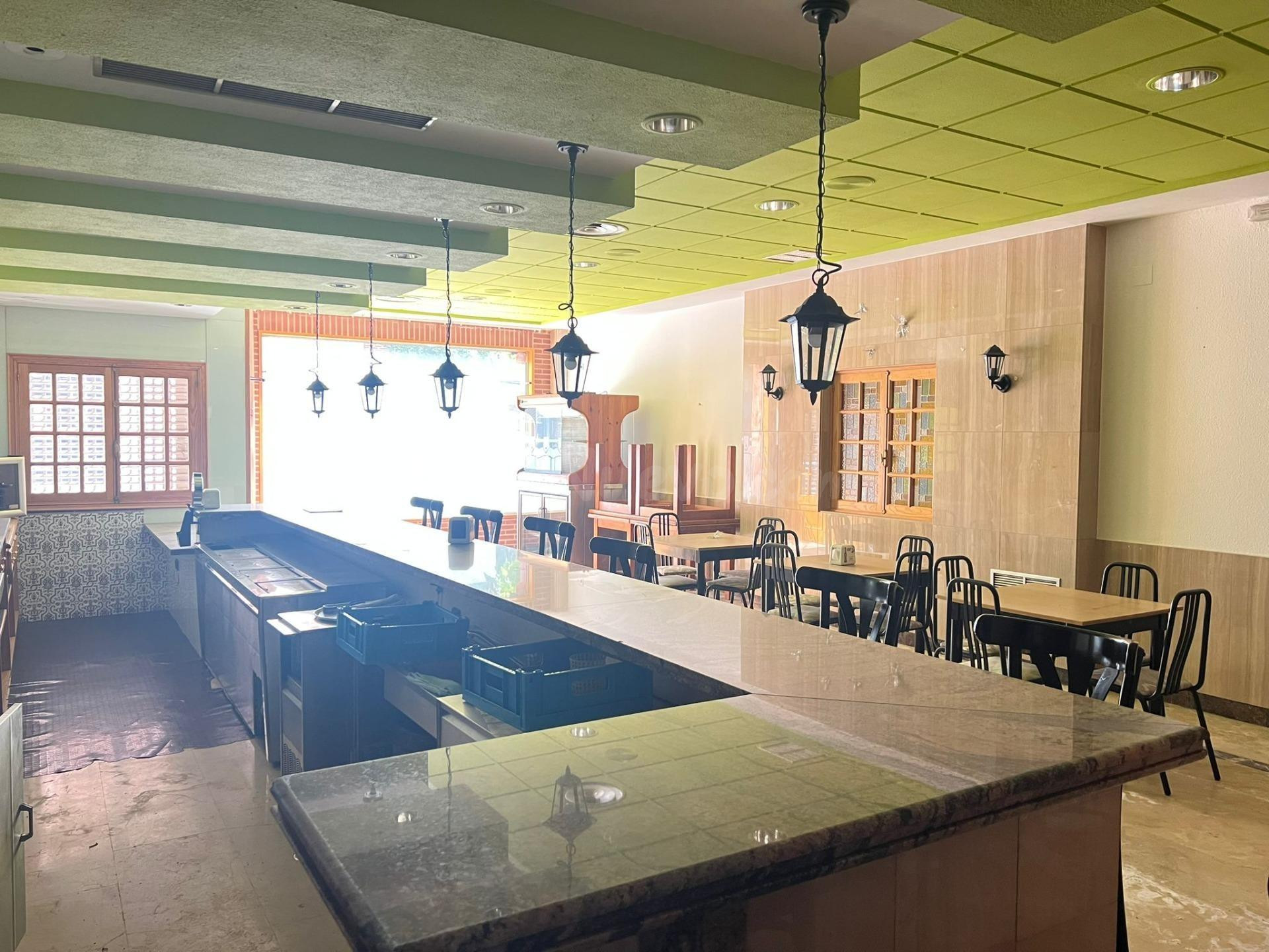 LOCAL RESTAURANTE TOTALMENTE ACONDICIONADO EN VENTA - foto 3