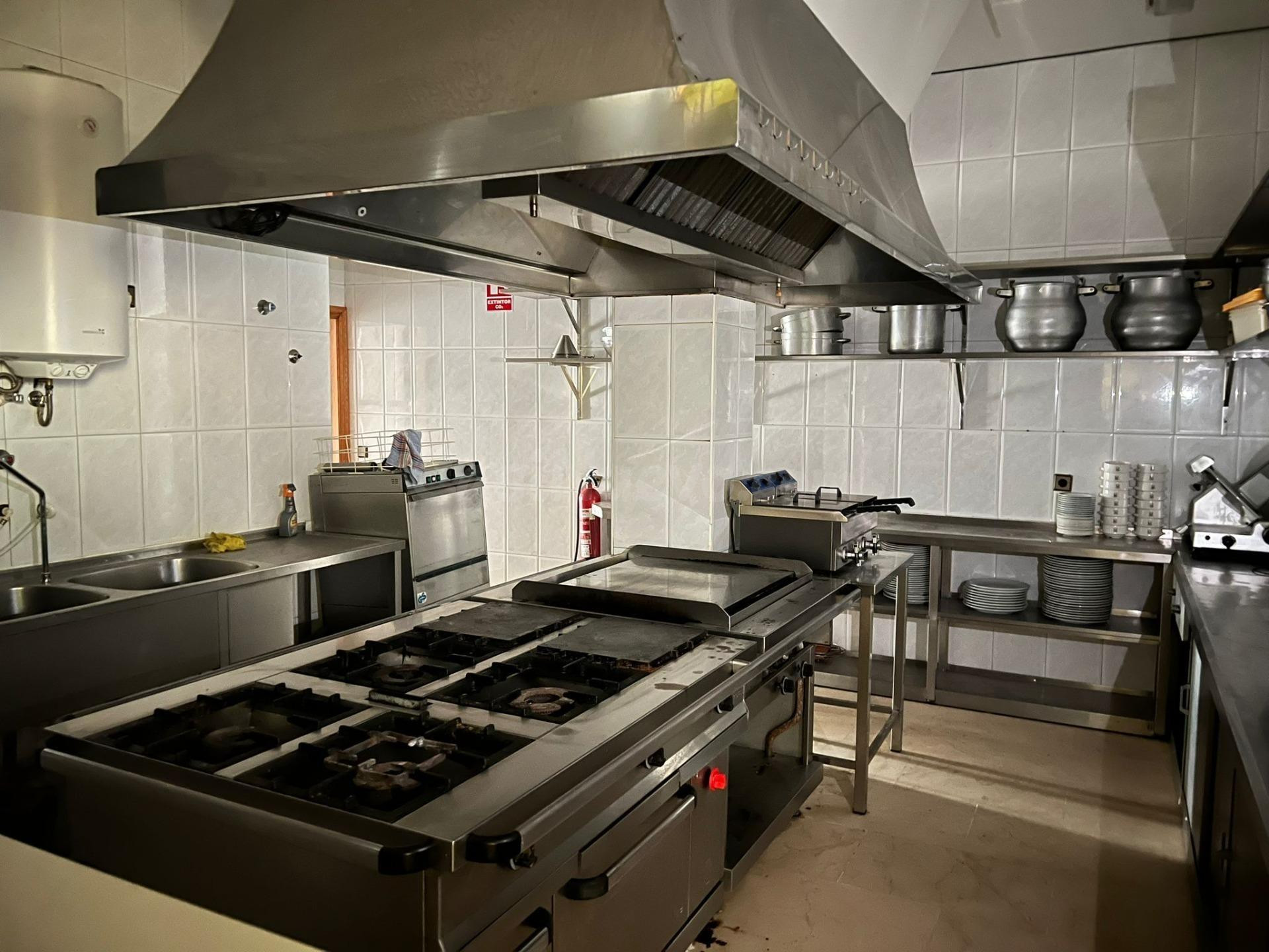LOCAL RESTAURANTE TOTALMENTE ACONDICIONADO EN VENTA - foto 4