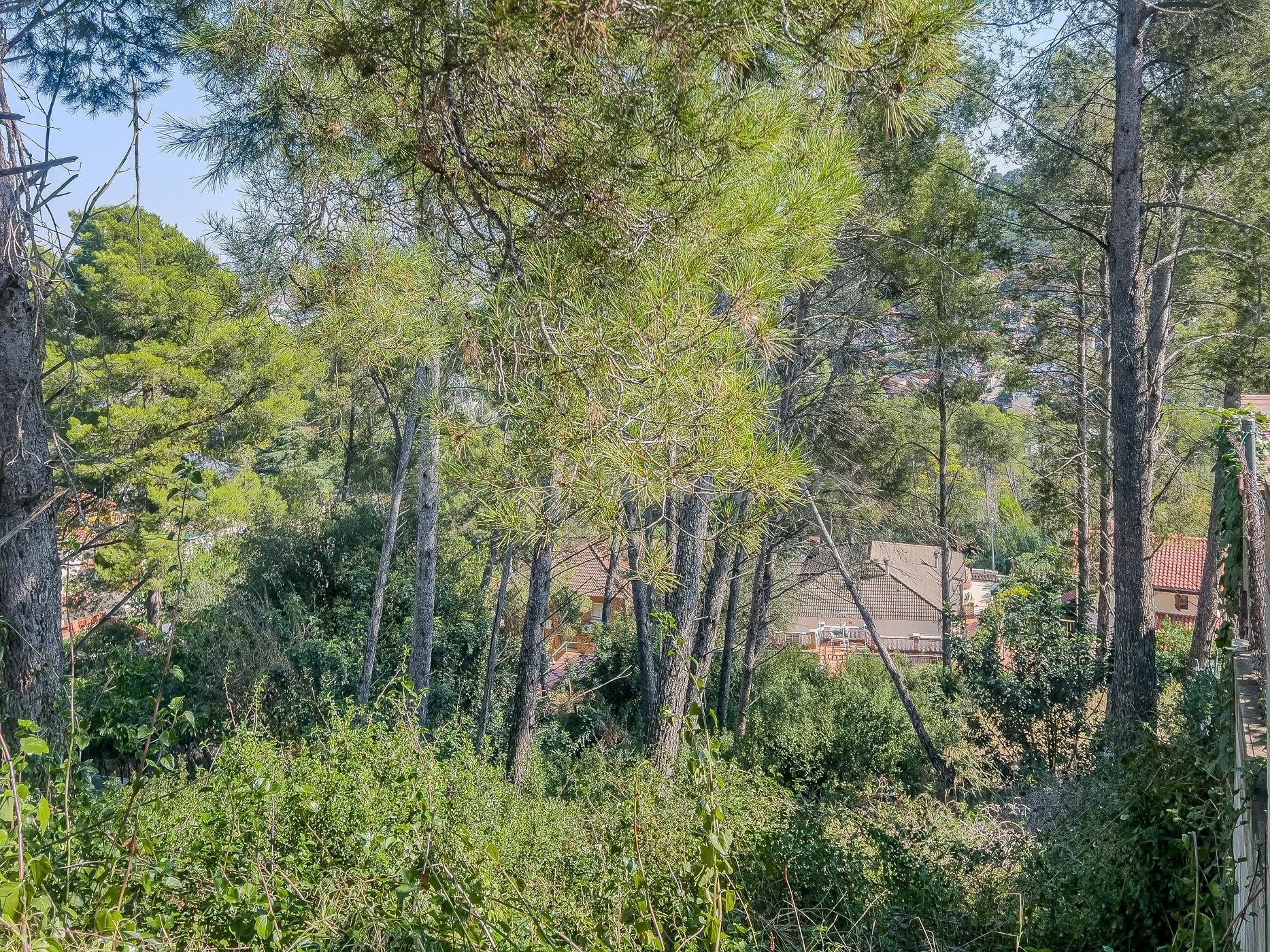 Parcela de 778m con orientación Sur, en Urbanización Can Gui - foto 2