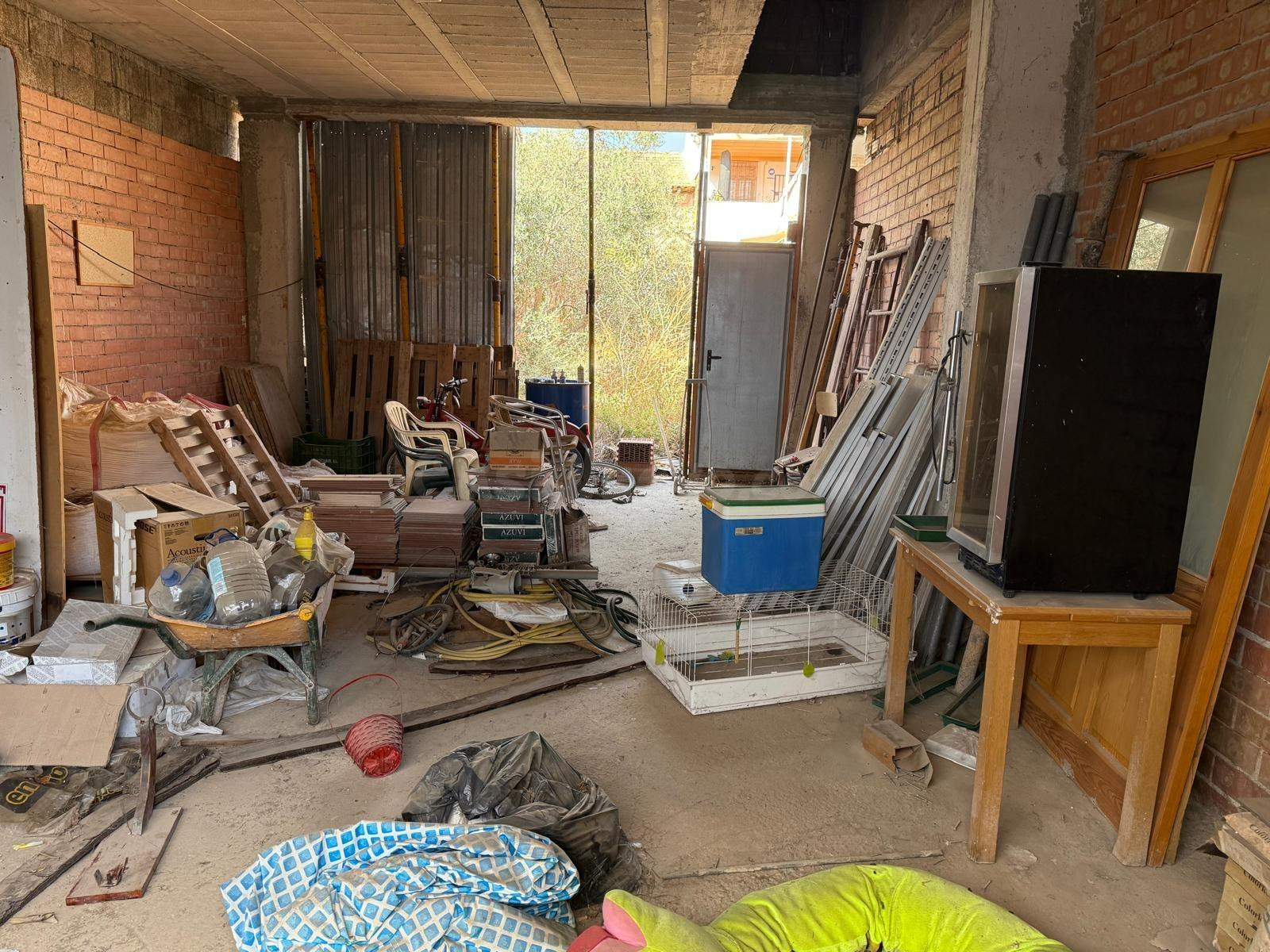 Casa en venta – Ideal para reformar o construir dos dúplex o - foto 4
