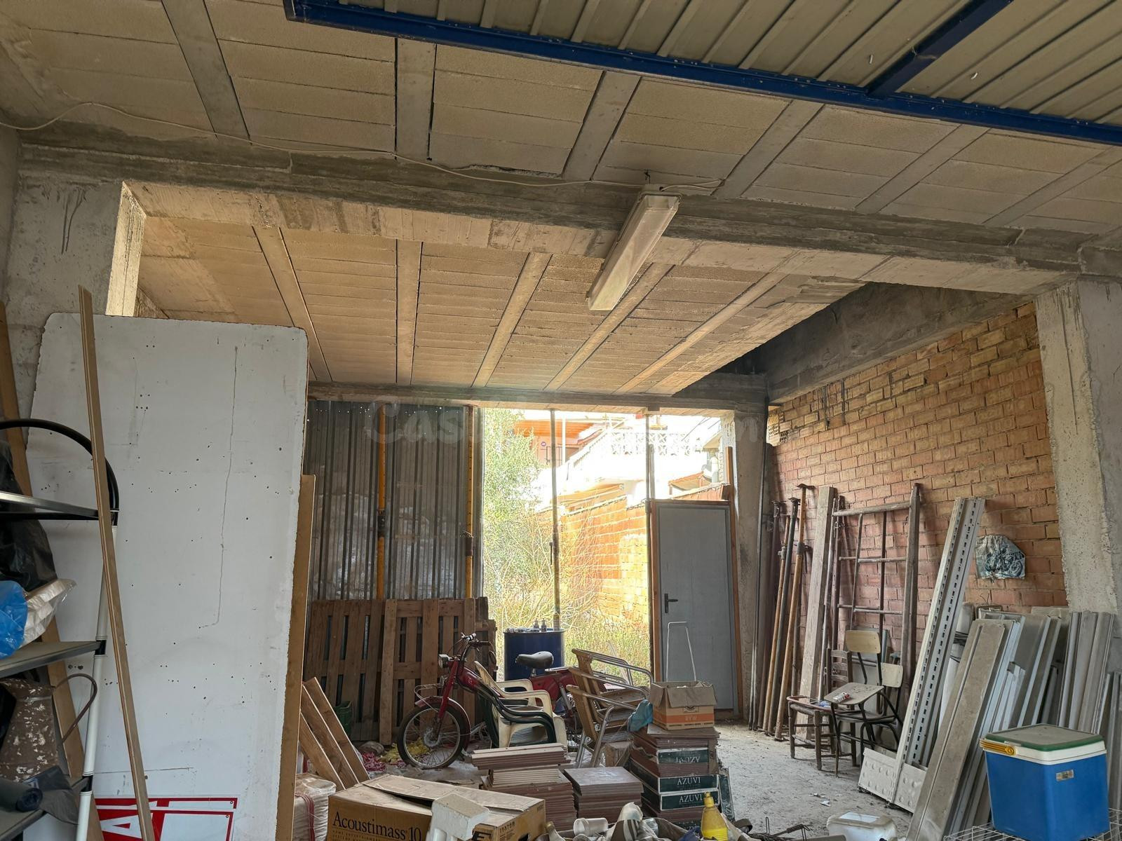 Casa en venta – Ideal para reformar o construir dos dúplex o - foto 5