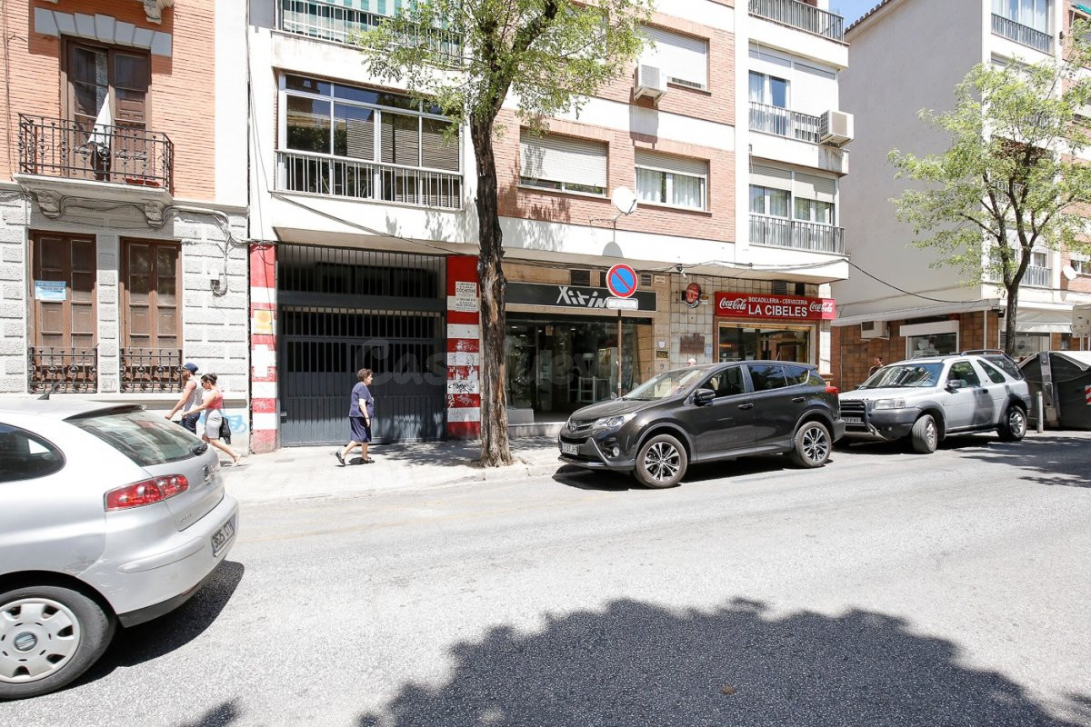 Céntrica plaza de parking