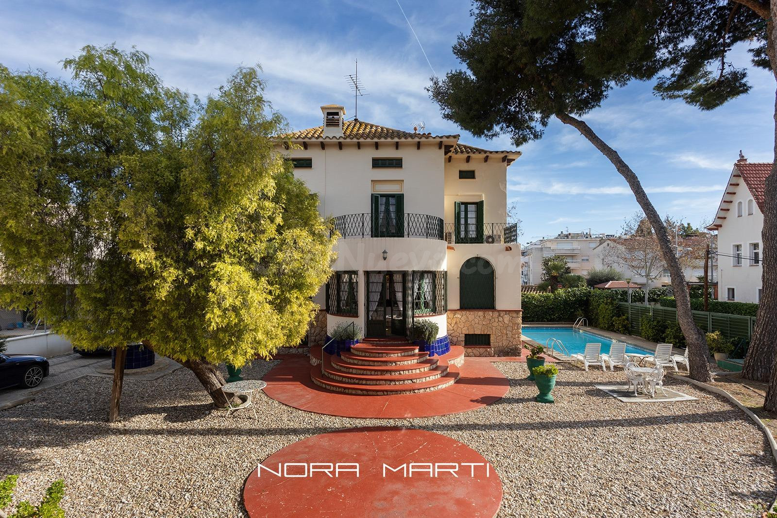 CASA HISTÓRICA DE 1926 EN EL CORAZÓN DE SITGES
