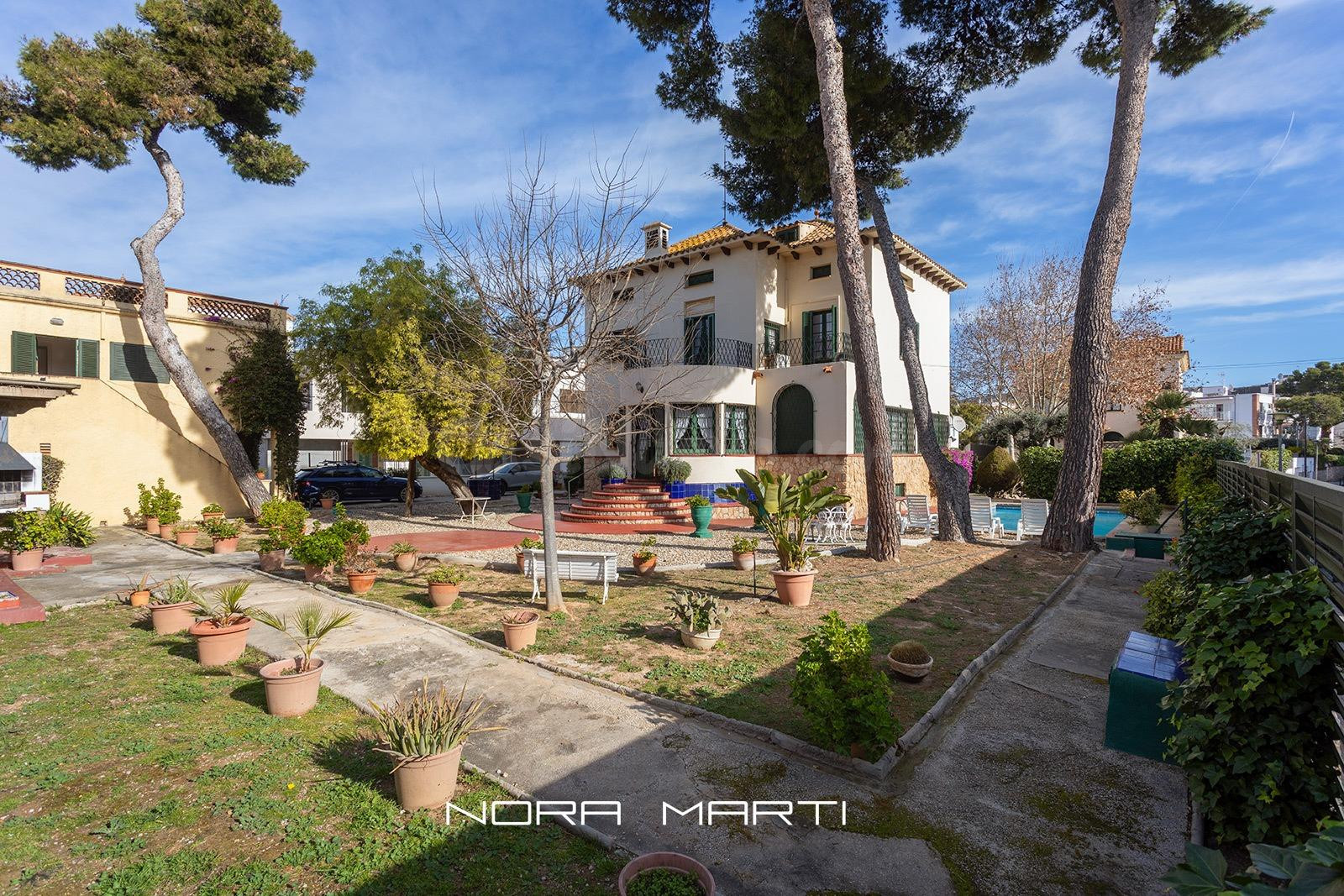 CASA HISTÓRICA DE 1926 EN EL CORAZÓN DE SITGES - foto 2