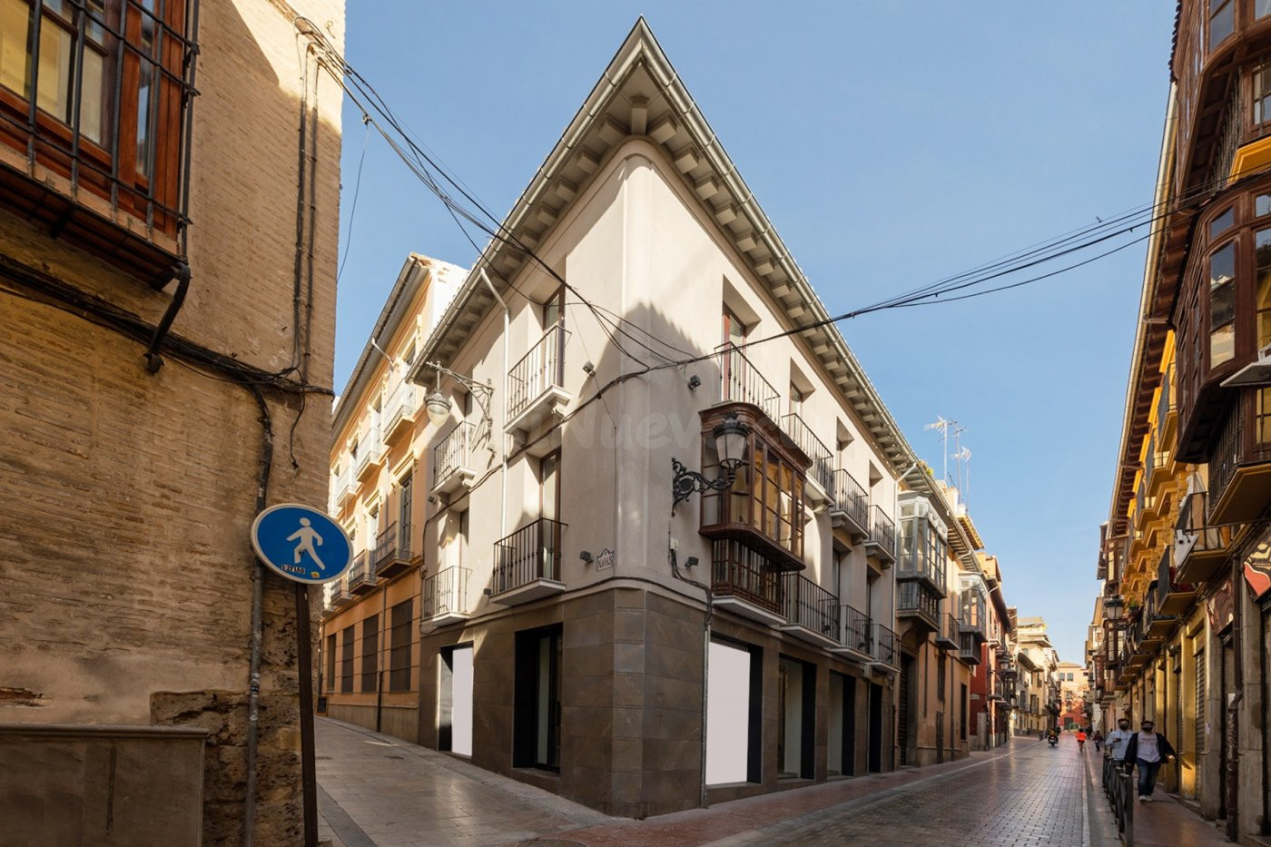 VENTA DE EDIFICIO SINGULAR EN RENTABILIDAD, ESQUINA SAN MATIAS-NAVAS