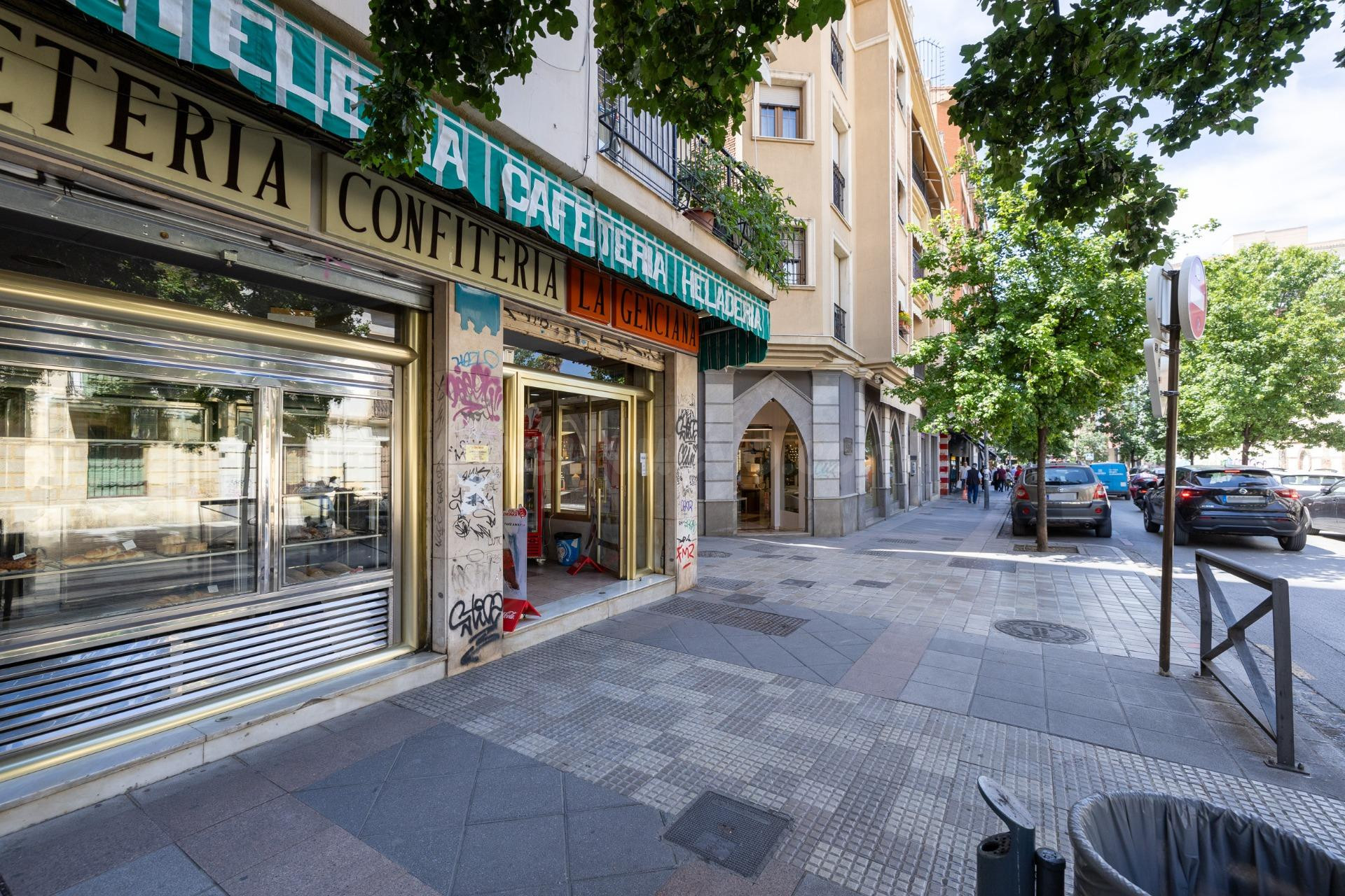 SE VENDE LOCAL EN OBISPO HURTADO GRANADA