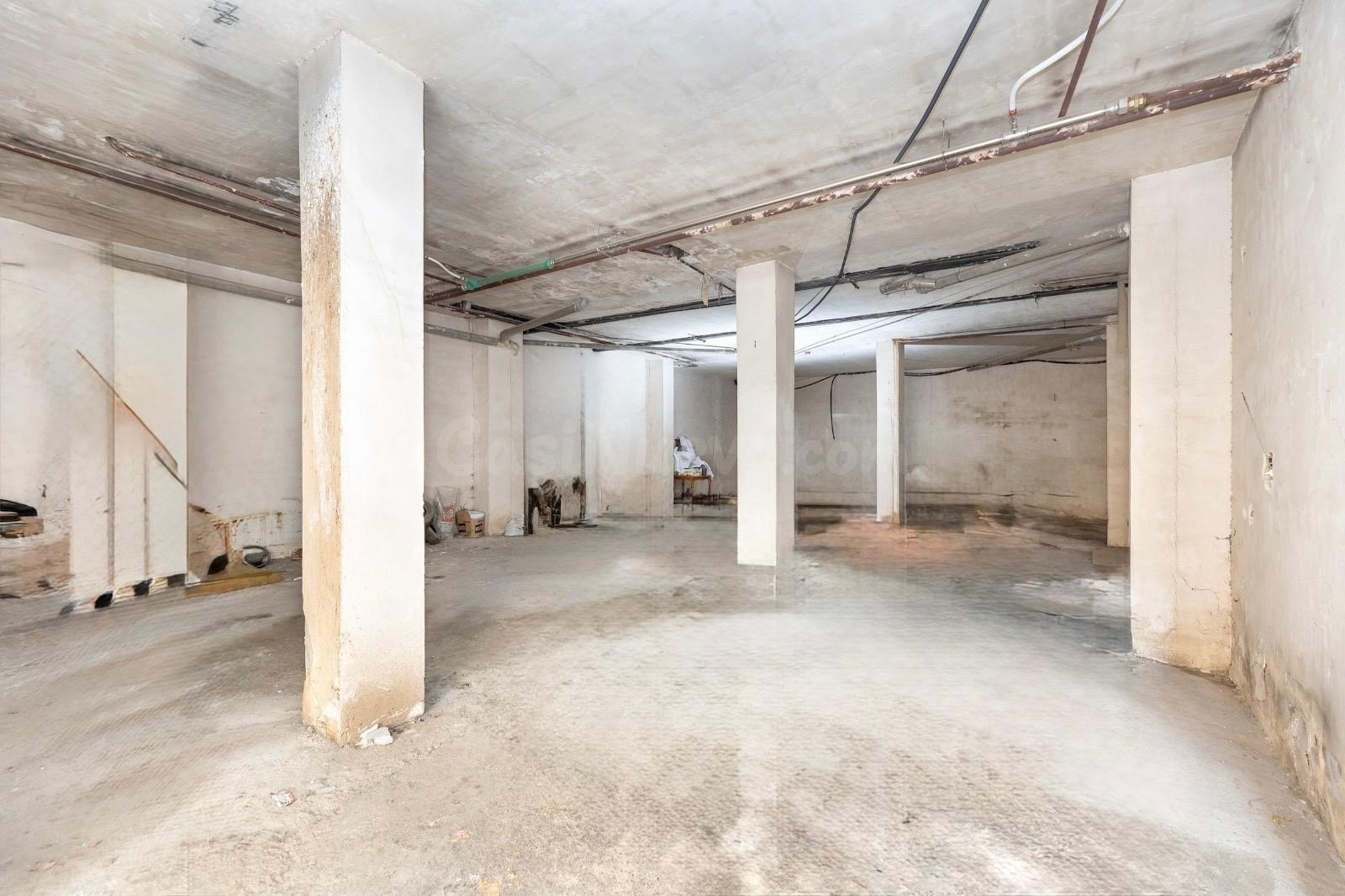 VENTA DE LOCAL DE 179 M2 EN GRANADA (ZONA SAN FRANCISCO) - foto 3