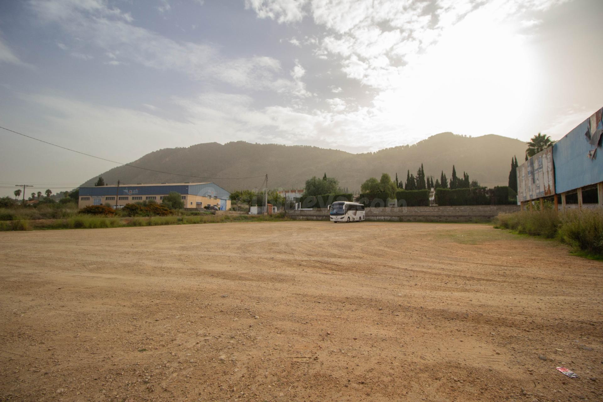 Aquí puede nacer tu proyecto: un terreno con espacio, servic - foto 2