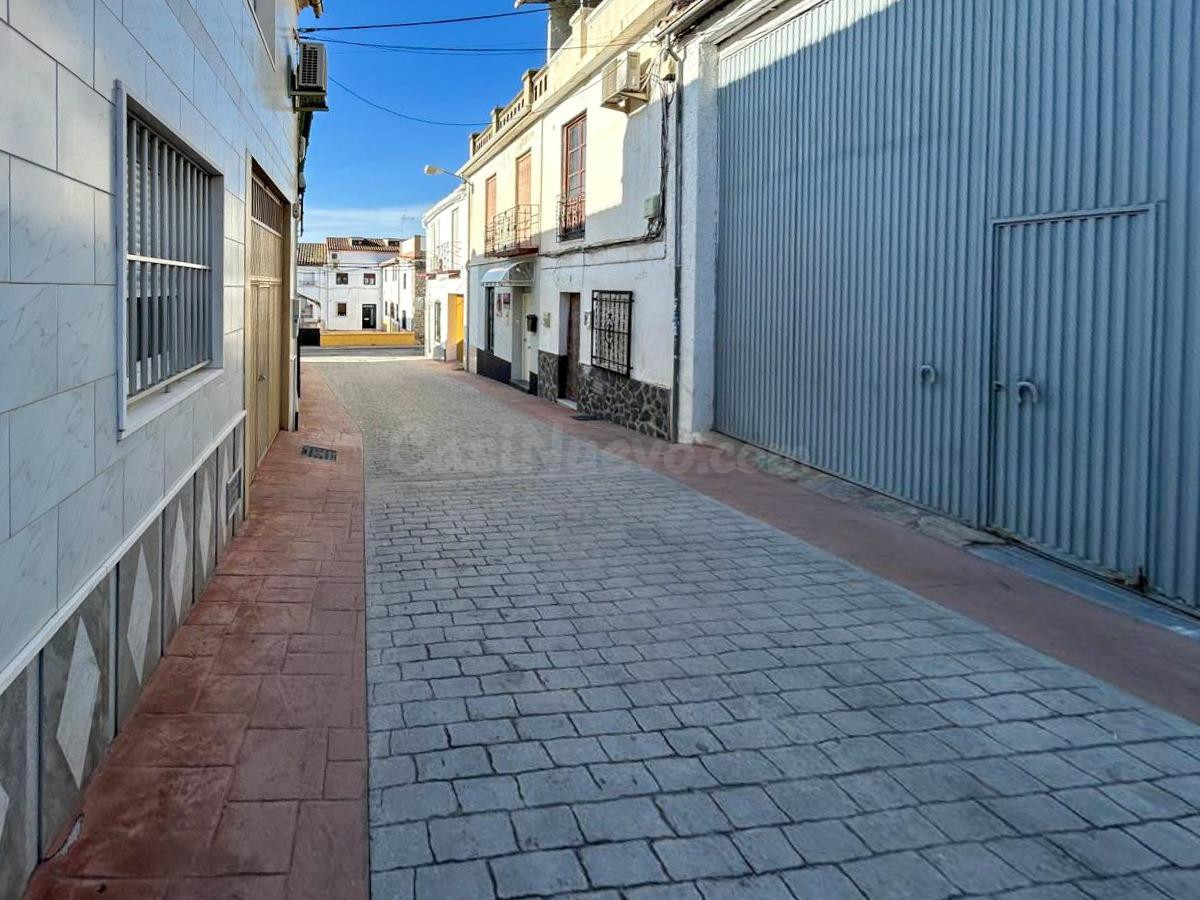 ¡Oportunidad Única en el Centro de Atarfe!