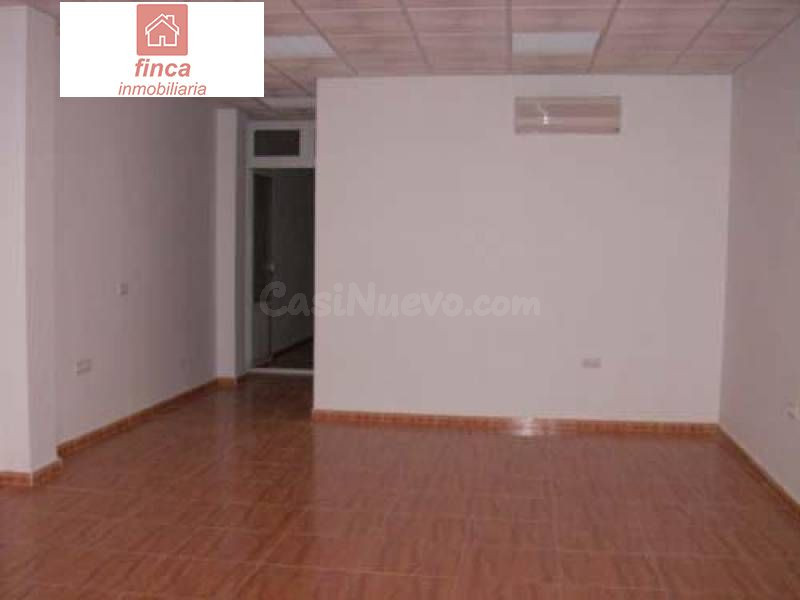 MONTIJO, ALQUILER LOCAL COMERCIAL, CON REJA DE SEGURIDAD, AIRE ACONDICIONADO