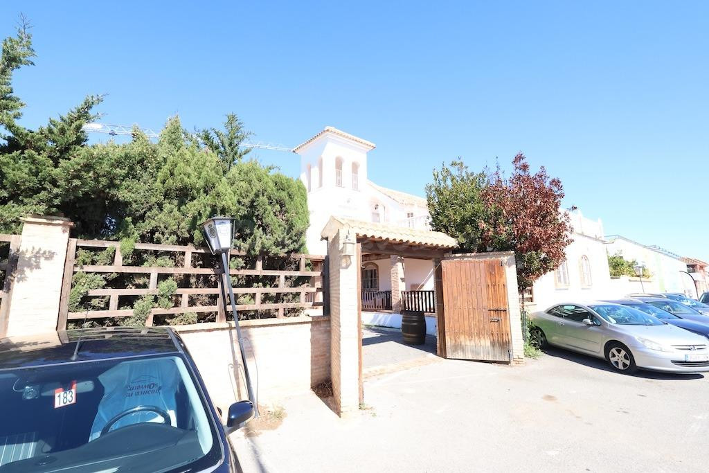 La Zenia vivienda + negocio