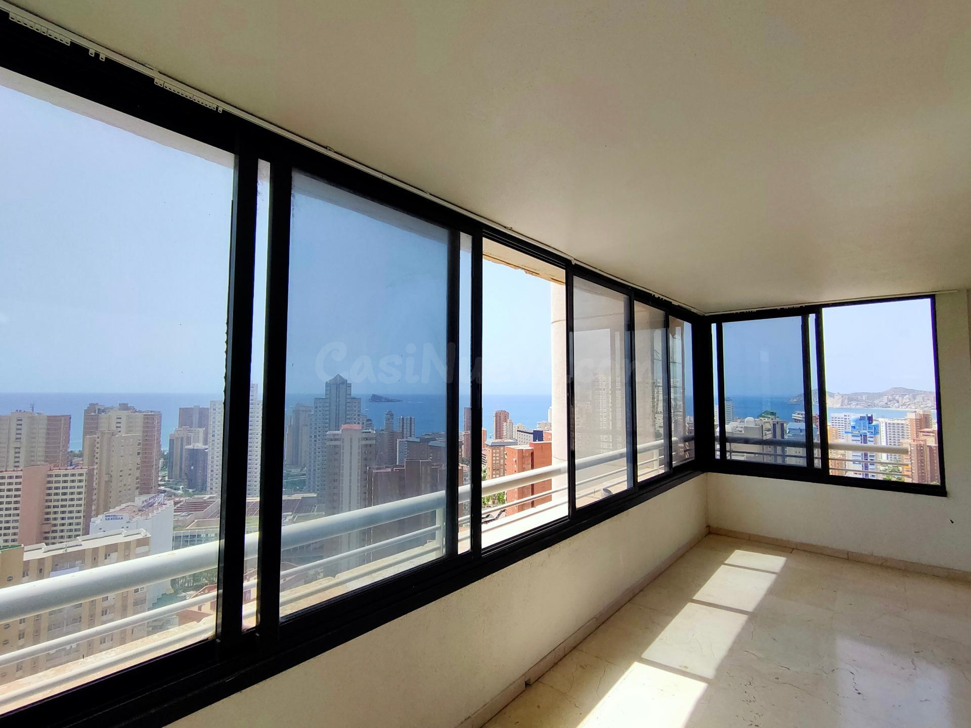 SE VENDE ATICO EN BENIDORM CON VISTAS IMPRESIONANTES