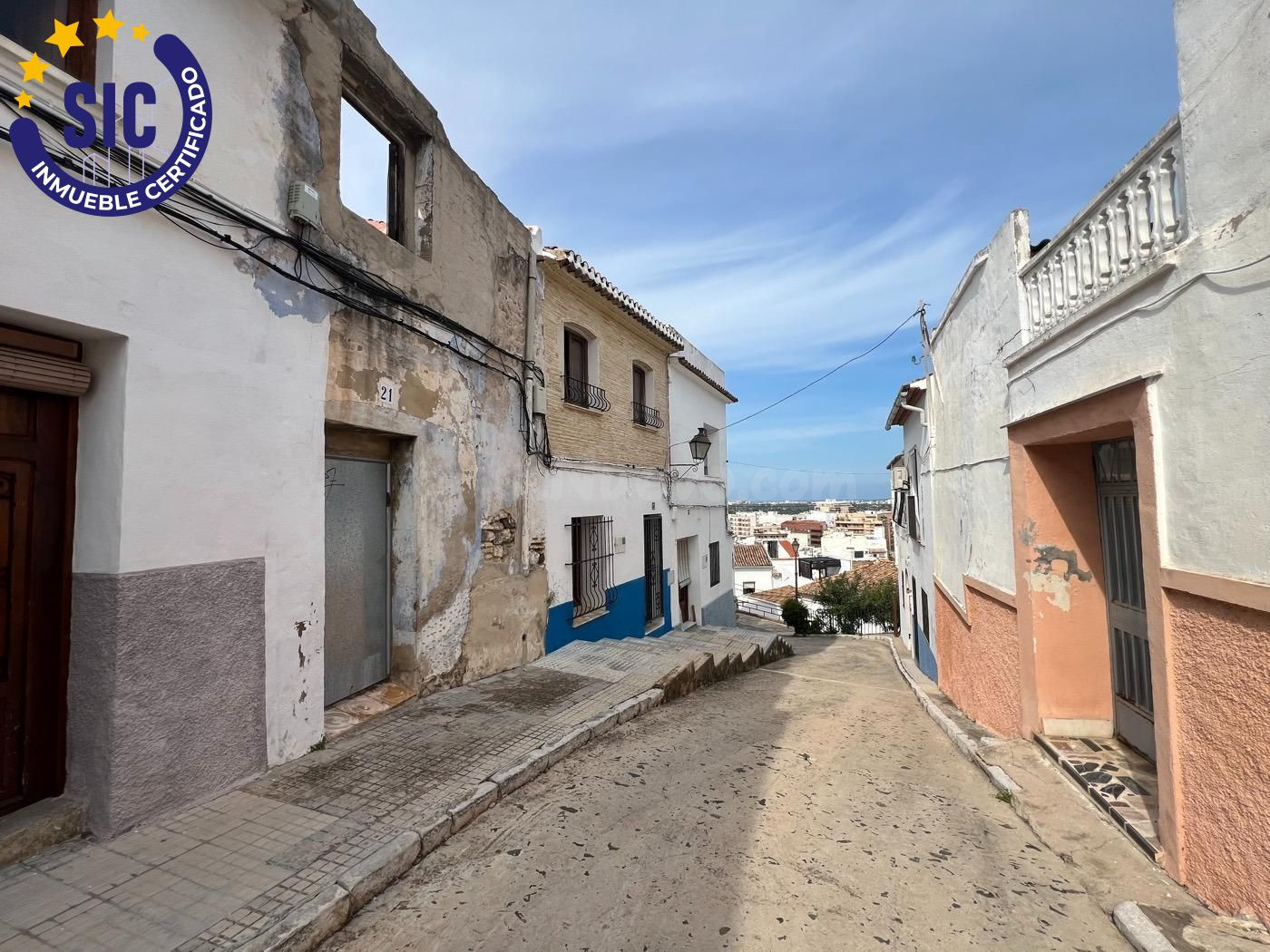 Solar listo para edificar, en casco Histórico, para hacer tu casa de pueblo a tu medida. Tossalet del Doix.