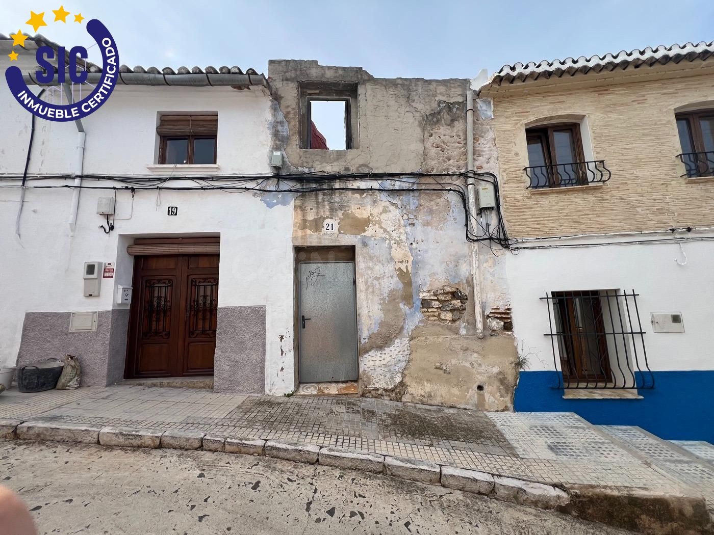 Solar listo para edificar, en casco Histórico, para hacer tu casa de pueblo a tu medida. Tossalet del Doix. - foto 2