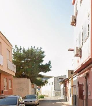 PISO EN ALGUAZAS