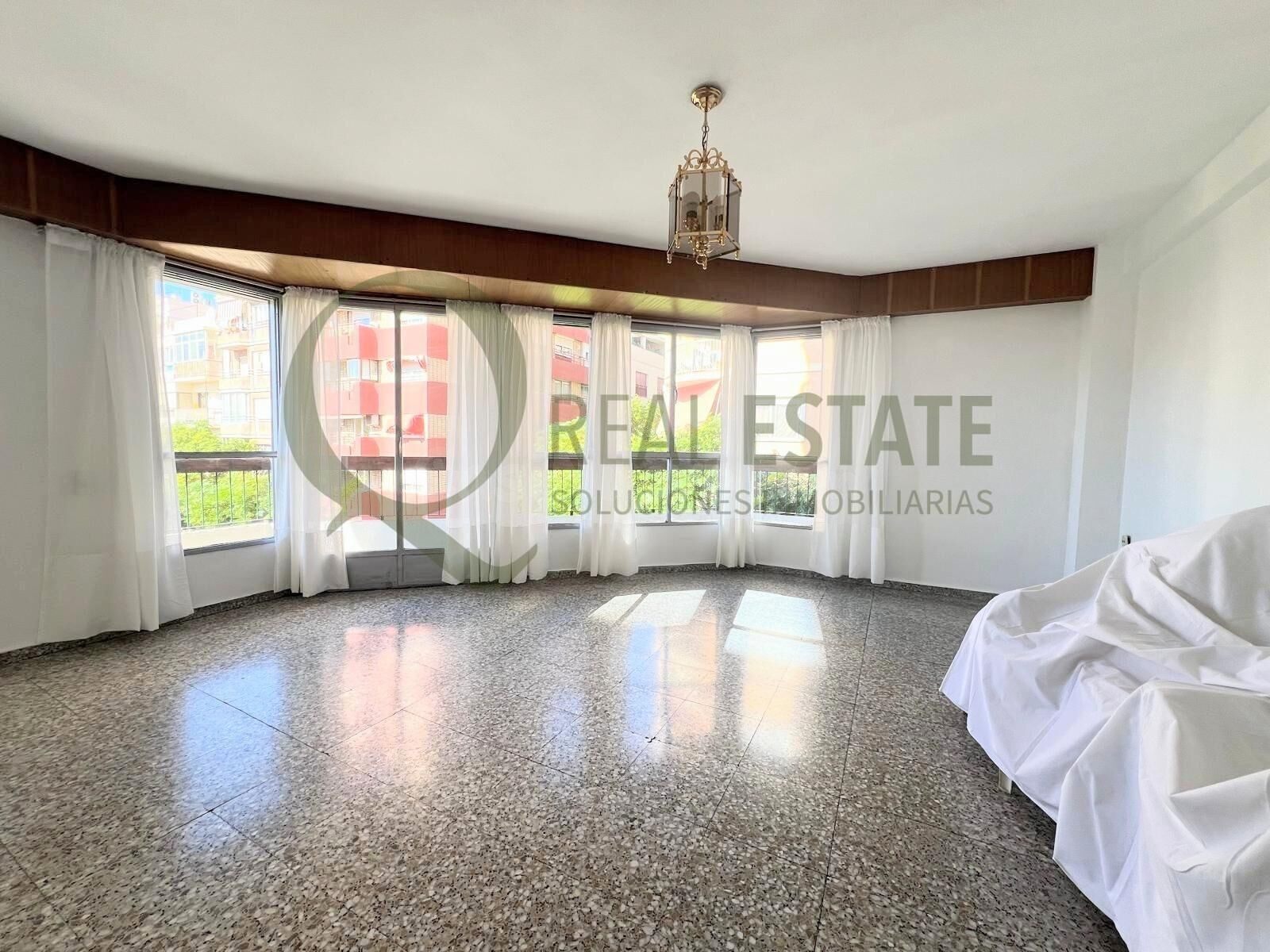 Luminosa vivienda para reformar en el corazón de Alicante - foto 3