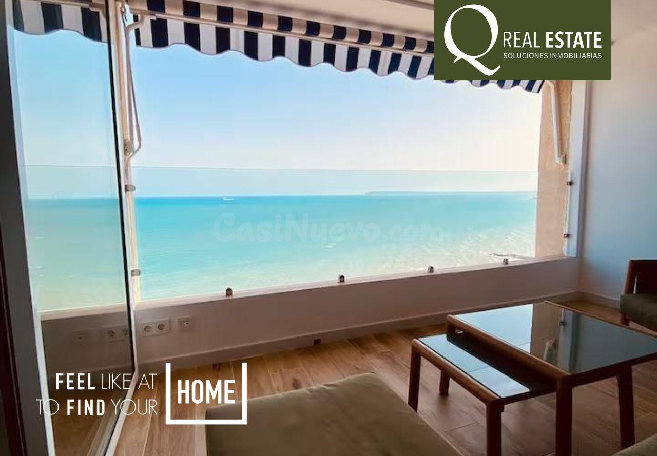 Exclusivo piso reformado con vistas panorámicas al mar