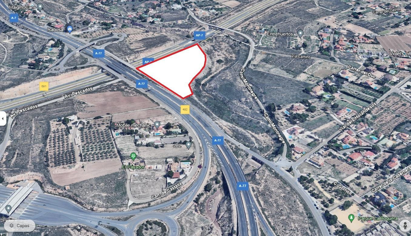 Sensacional suelo cerca del cruce de autovías en Salida norte de San Vicente