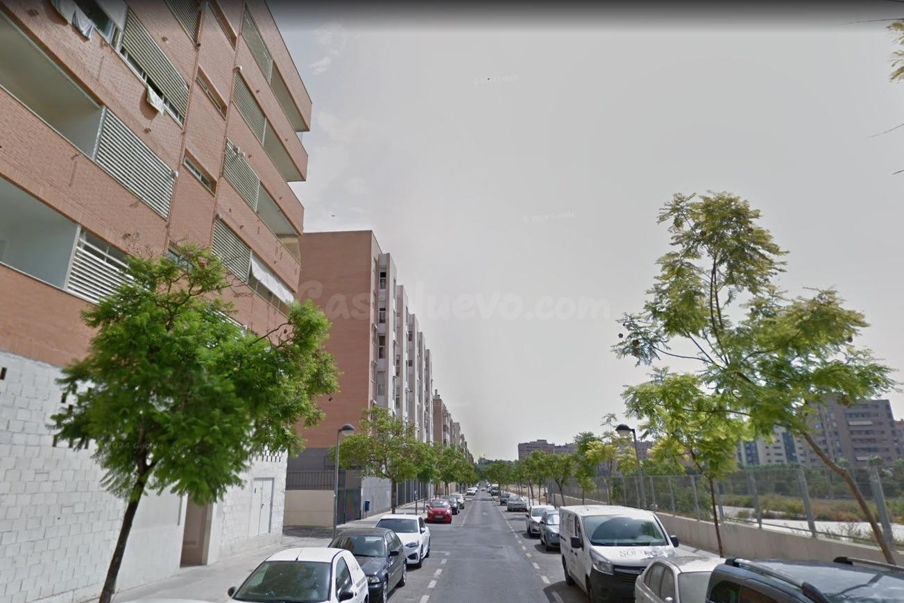 Se vende planta baja para hacer 2 viviendas con licencia de  - foto 3