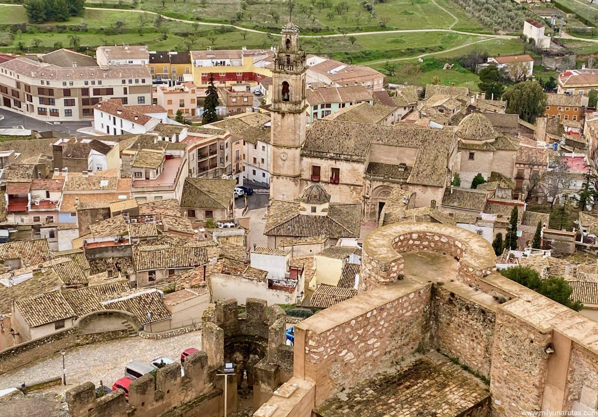 EN EL PUEBLO DE BIAR, ENCANTADORA CASA REFORMADA Y CON LICENCIA TURISTICA